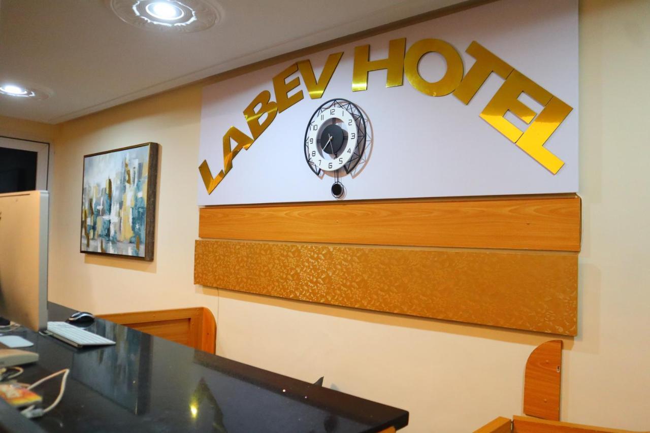Labev Hotel Kumasi Esterno foto