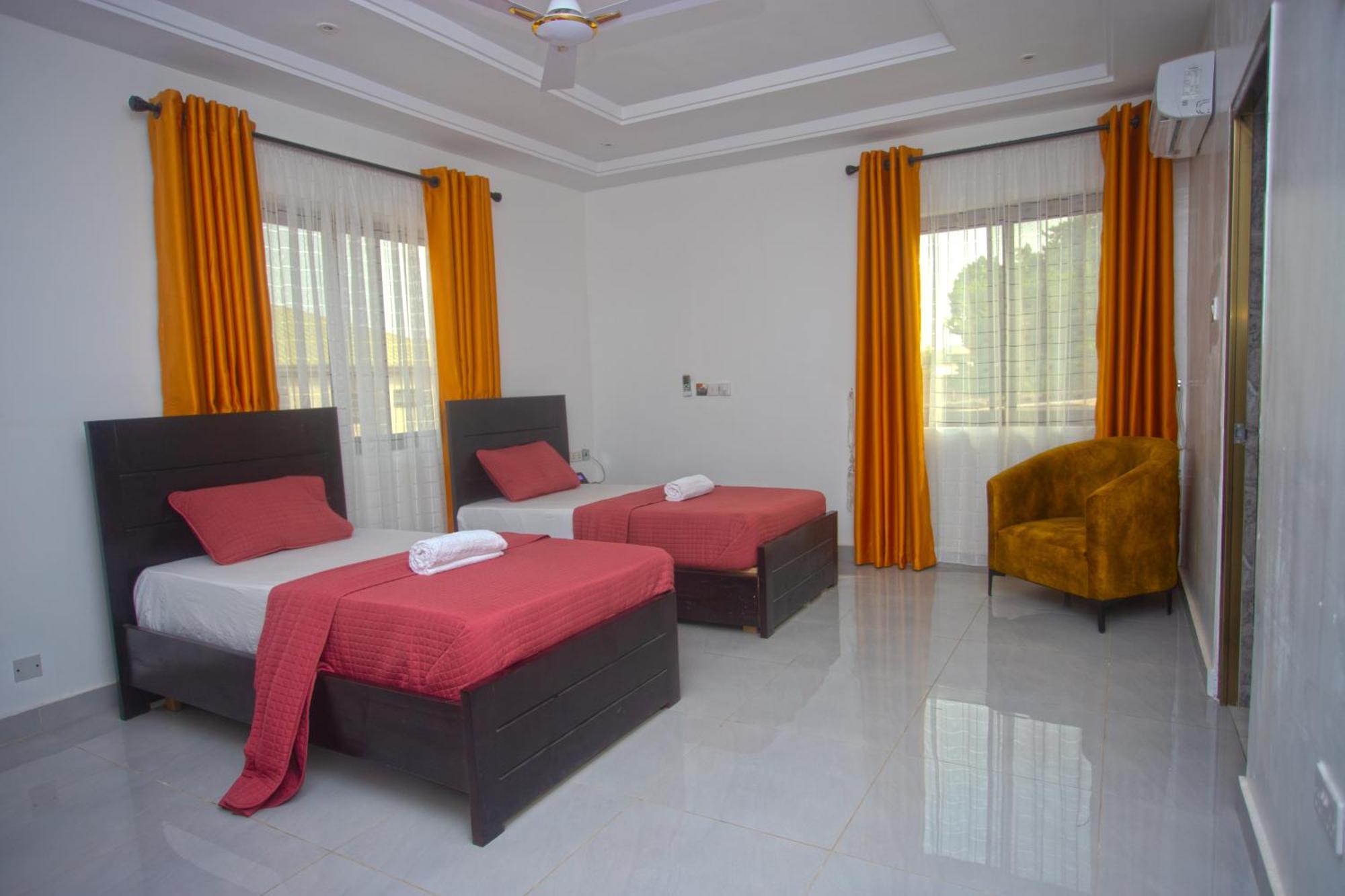 Labev Hotel Kumasi Esterno foto