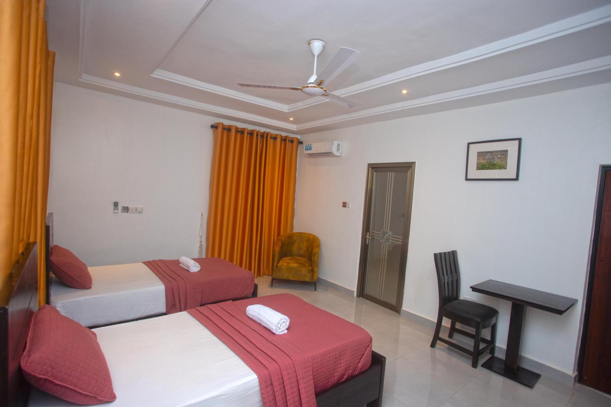 Labev Hotel Kumasi Esterno foto