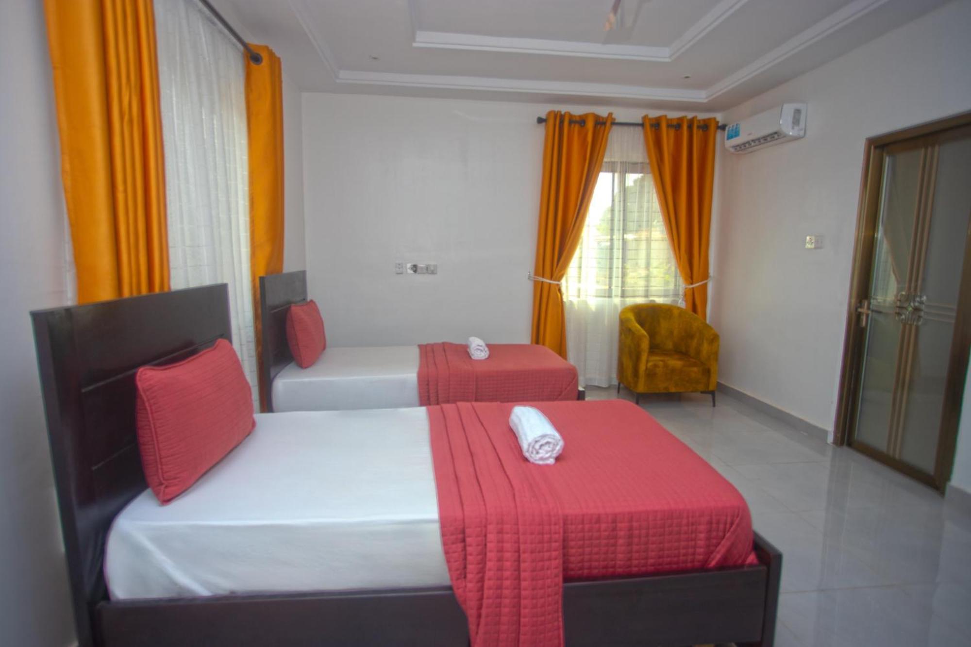 Labev Hotel Kumasi Esterno foto