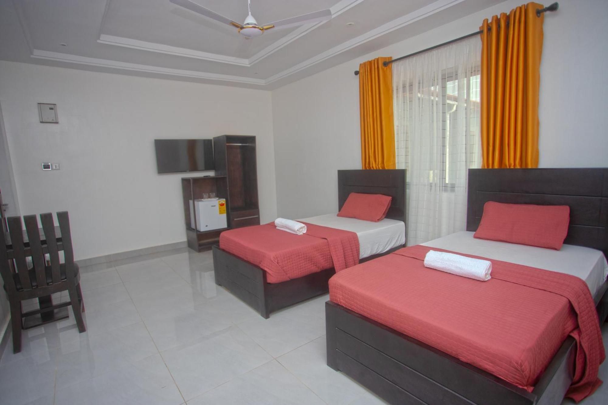 Labev Hotel Kumasi Esterno foto