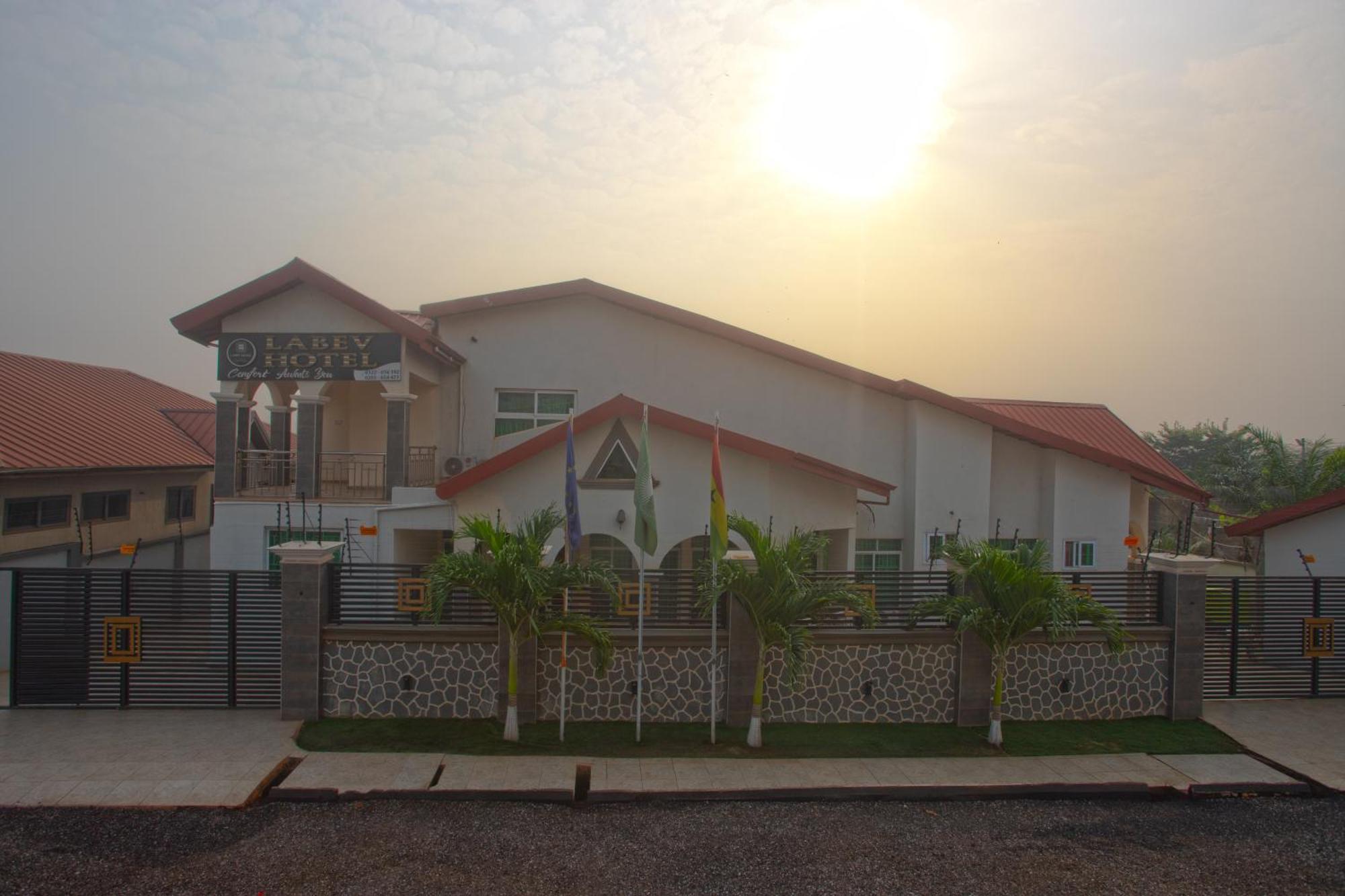 Labev Hotel Kumasi Esterno foto