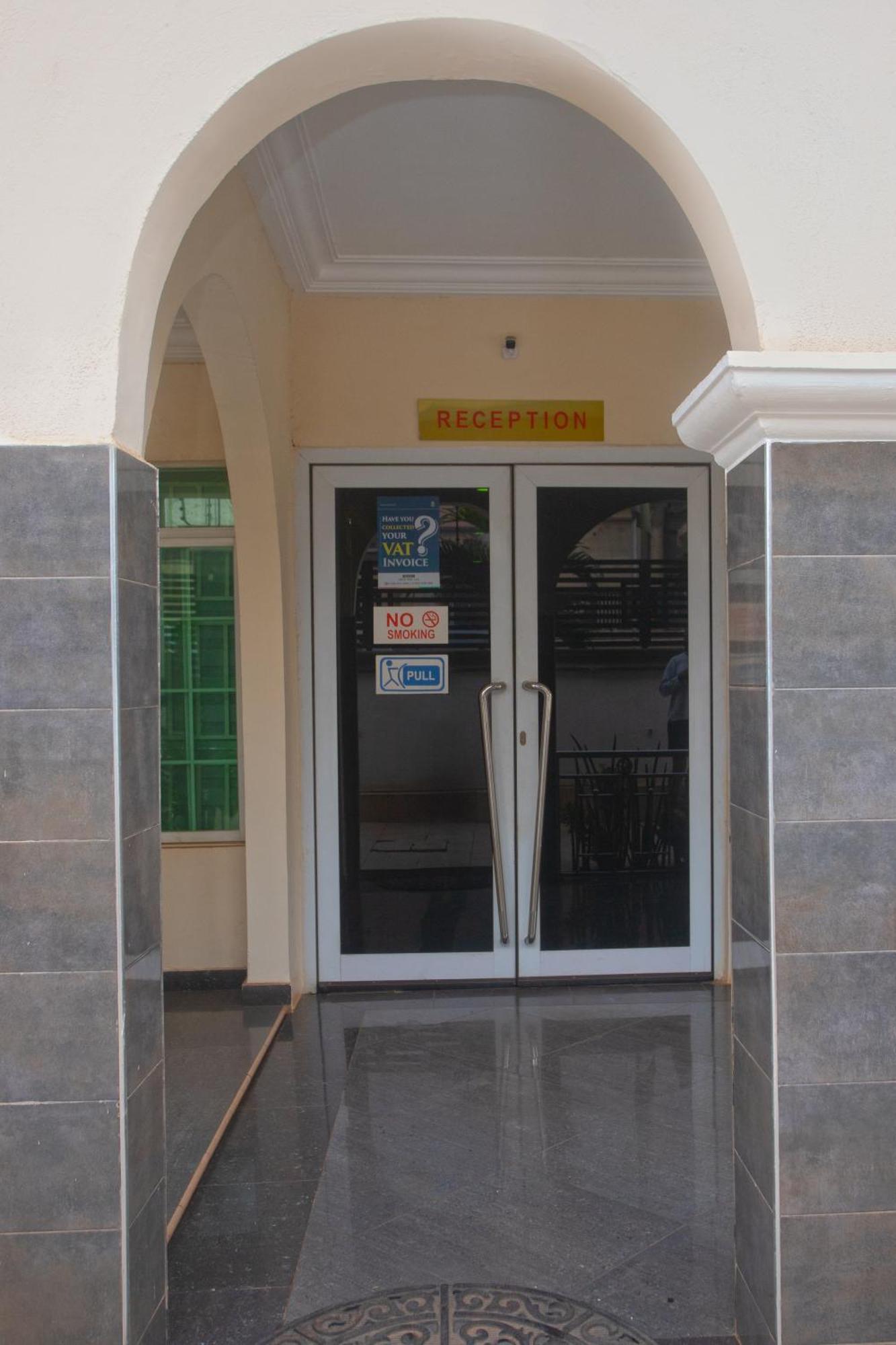 Labev Hotel Kumasi Esterno foto