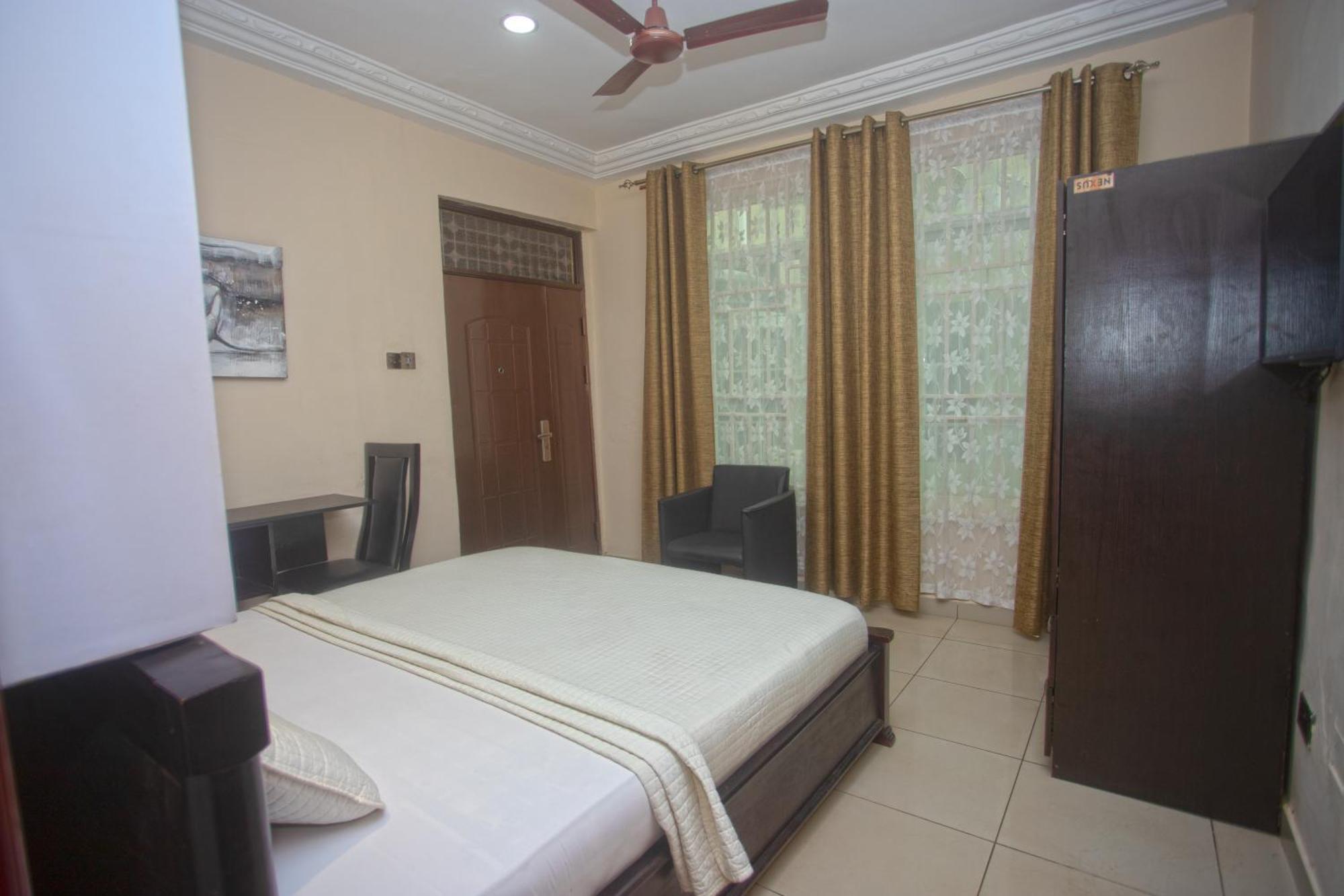 Labev Hotel Kumasi Esterno foto