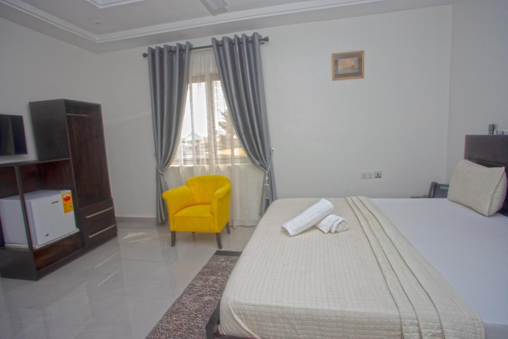Labev Hotel Kumasi Esterno foto
