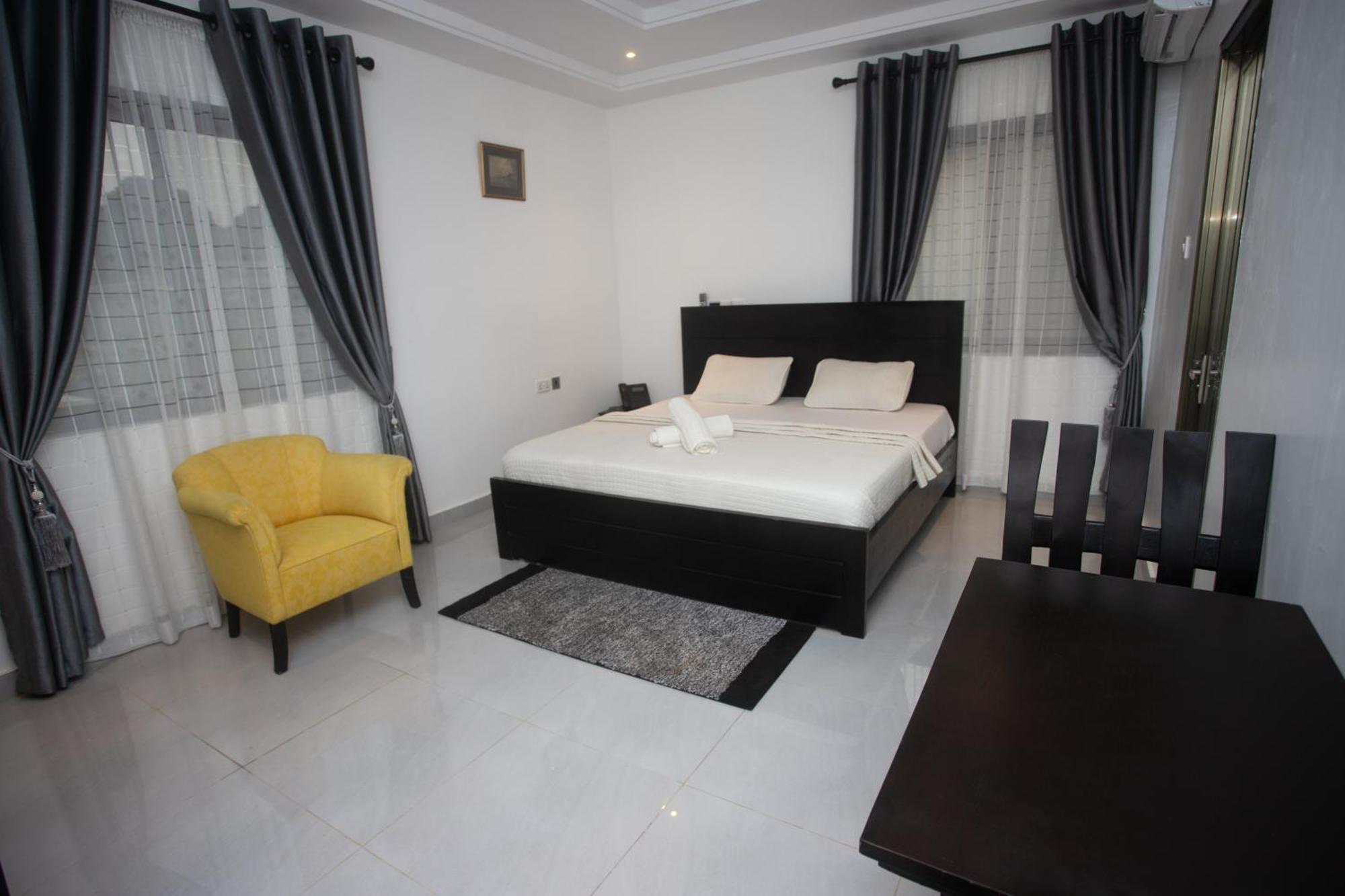 Labev Hotel Kumasi Esterno foto