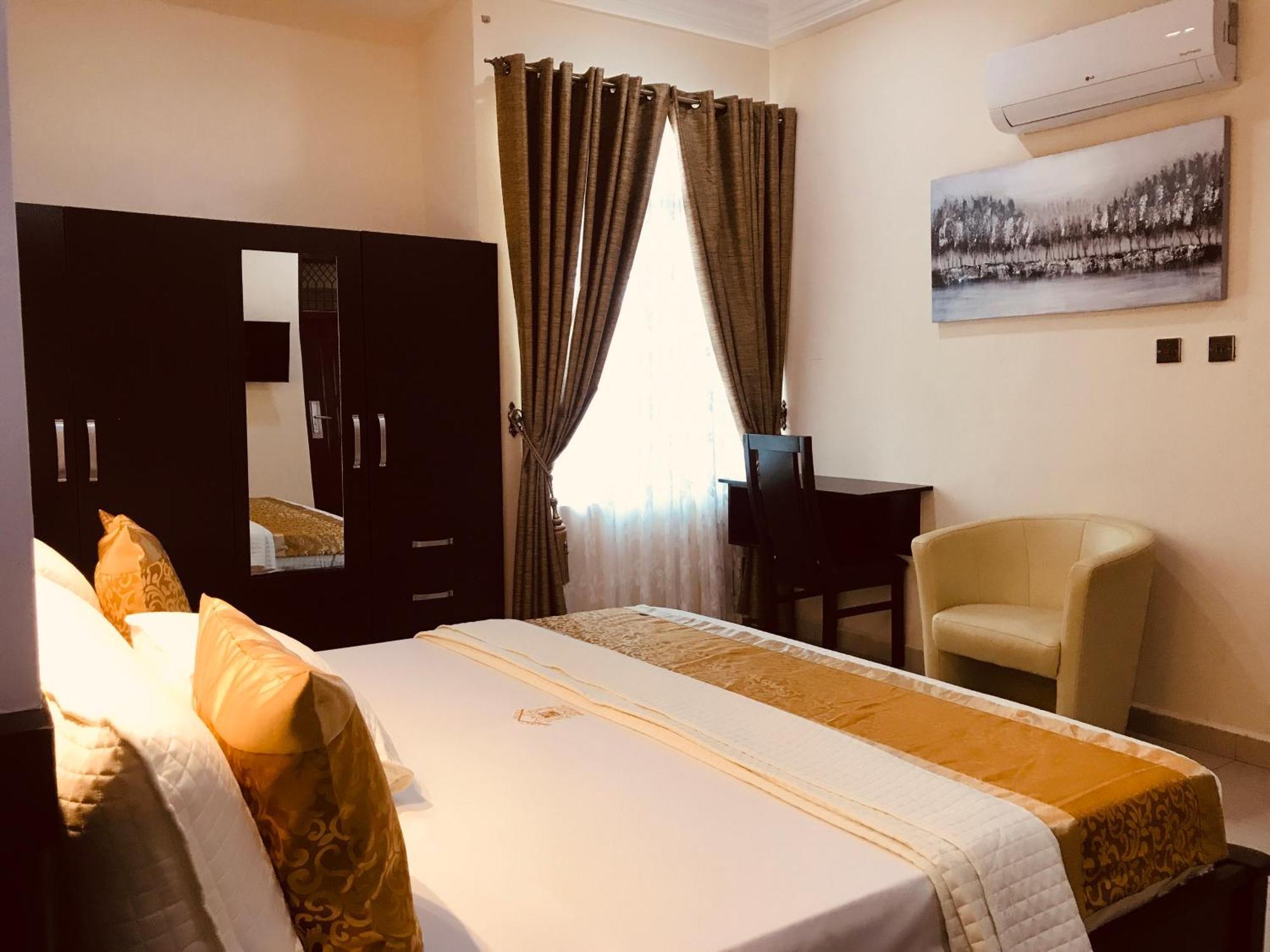 Labev Hotel Kumasi Esterno foto