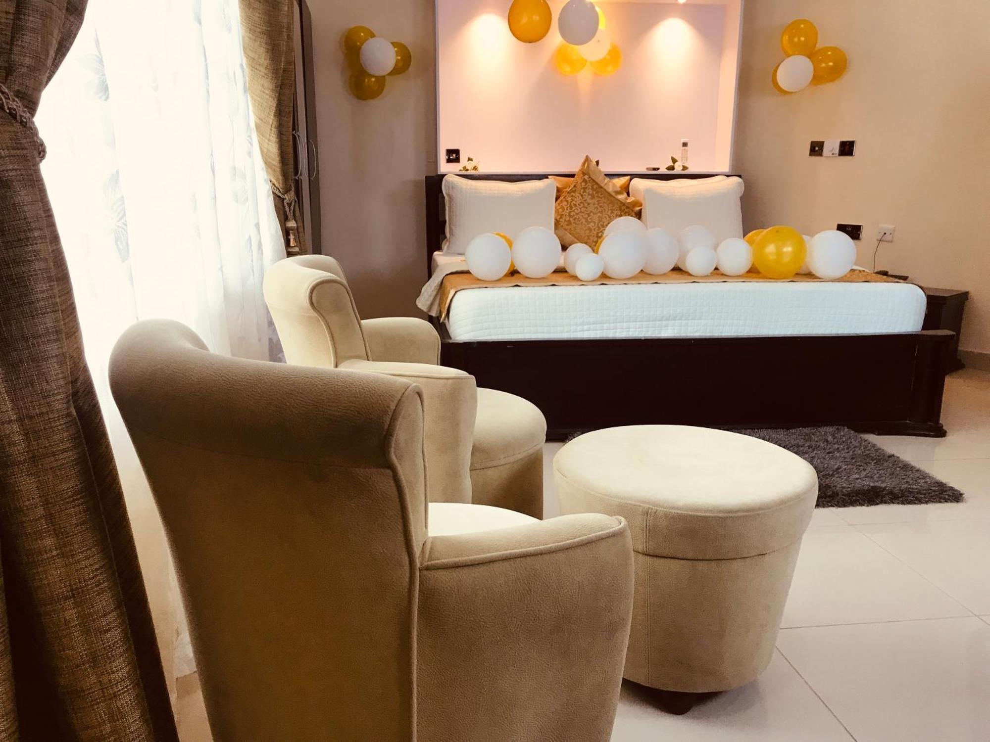 Labev Hotel Kumasi Esterno foto