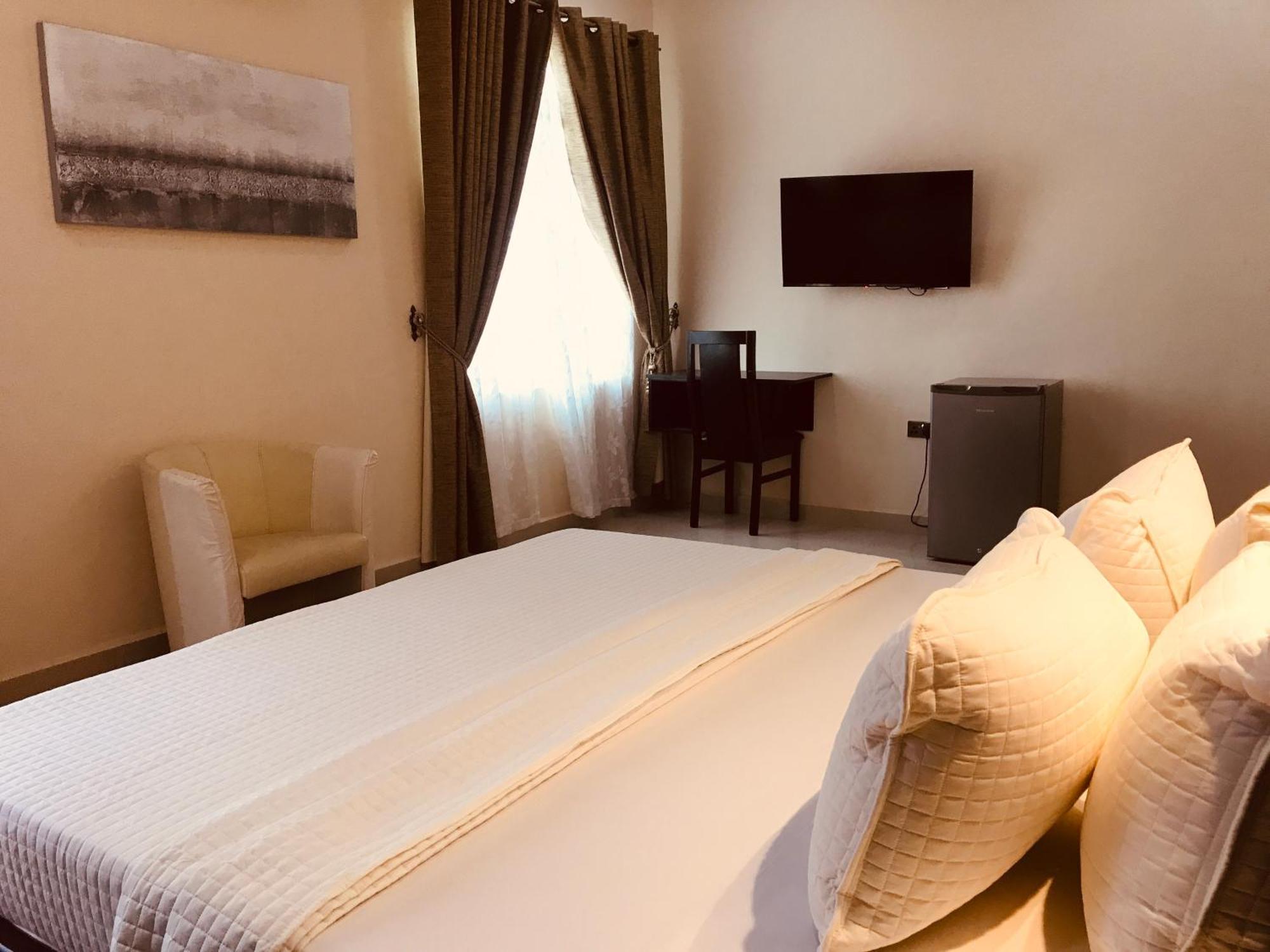 Labev Hotel Kumasi Esterno foto